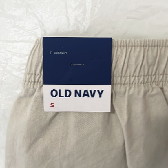 NEW W/ TAG Old Navy brand Beige/Khaki shorts boys youth size 6-10 (S) w/ pockets - Picture 3 of 7